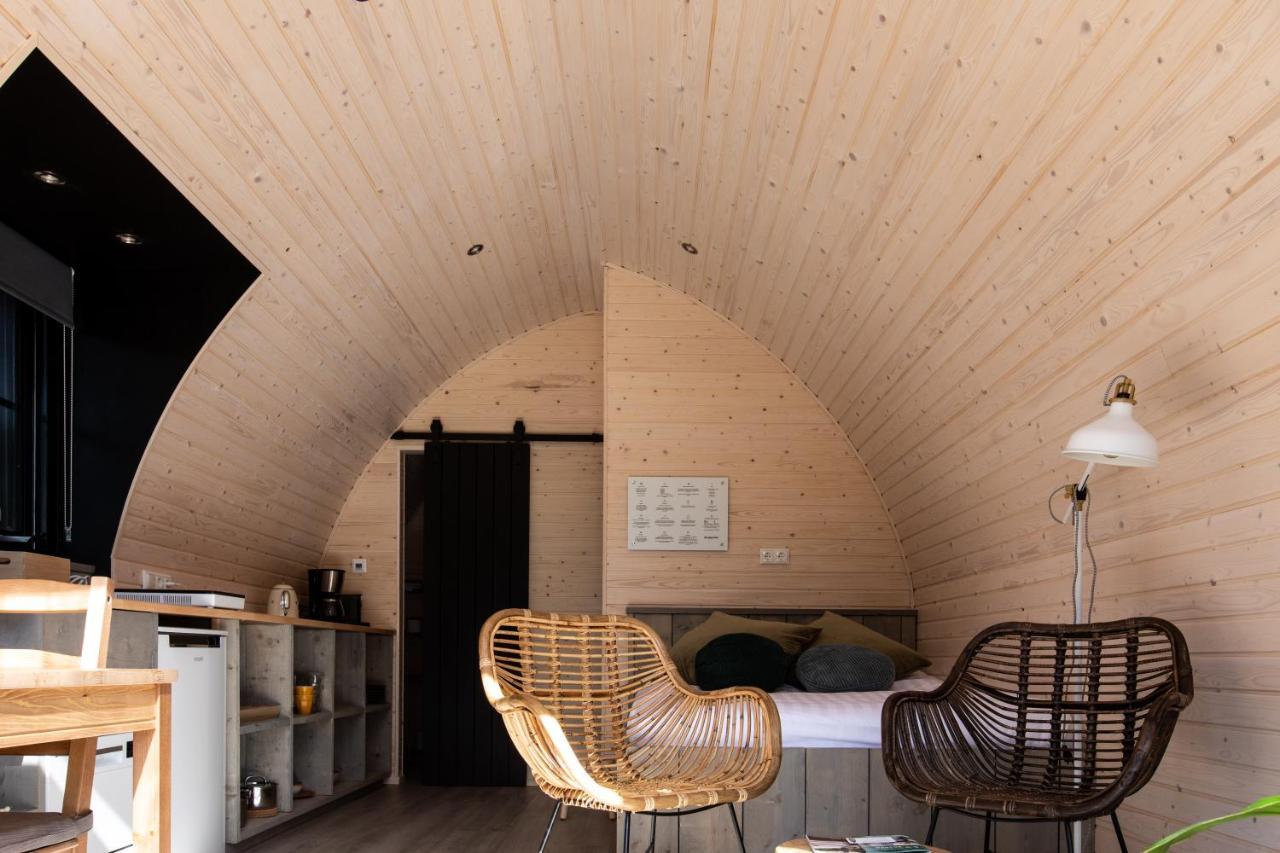 Pod Huisje Met Hottub Dokkum Esterno foto