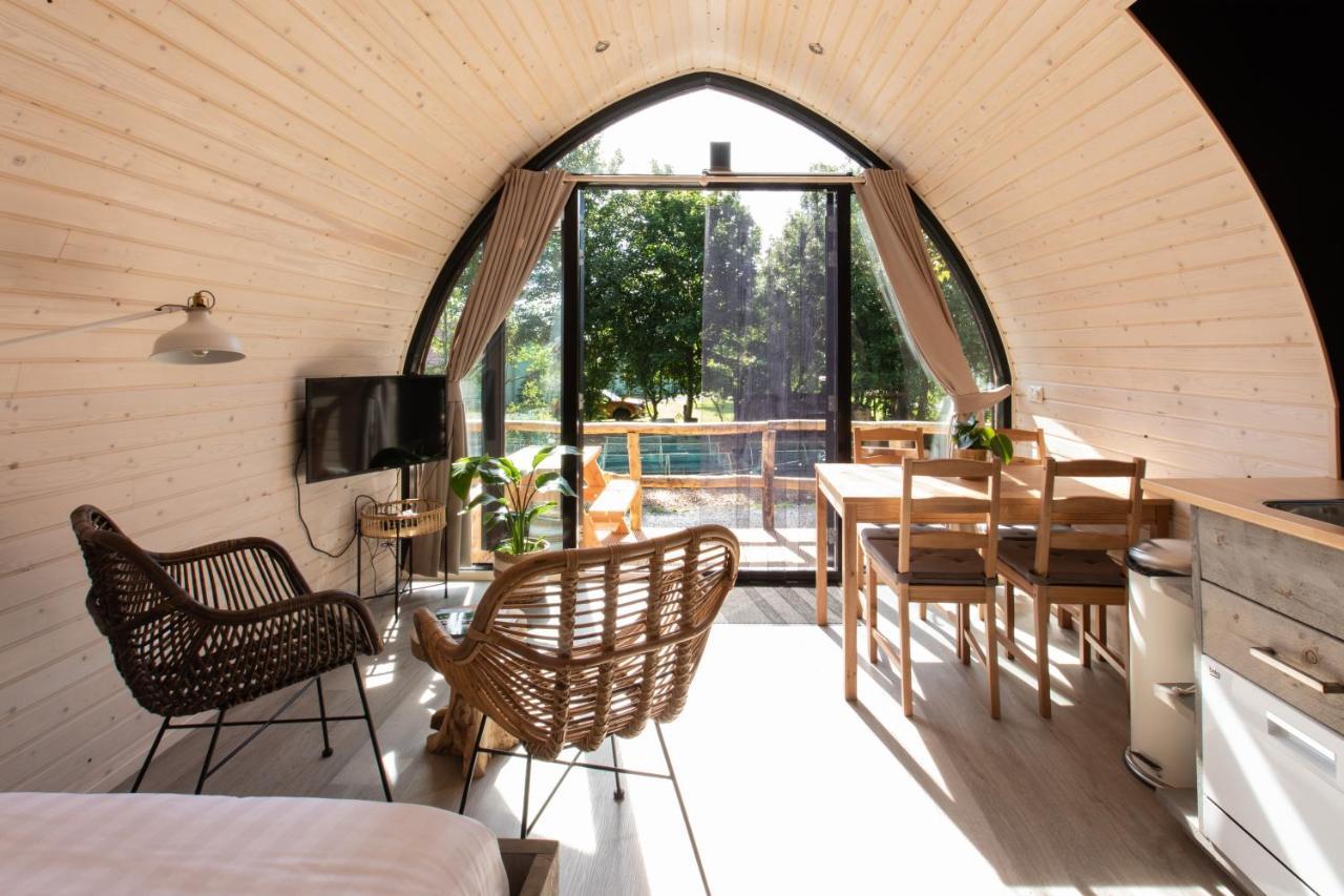 Pod Huisje Met Hottub Dokkum Esterno foto
