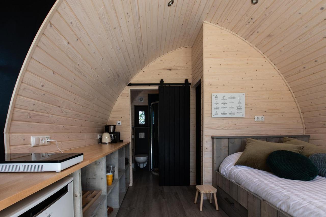 Pod Huisje Met Hottub Dokkum Esterno foto