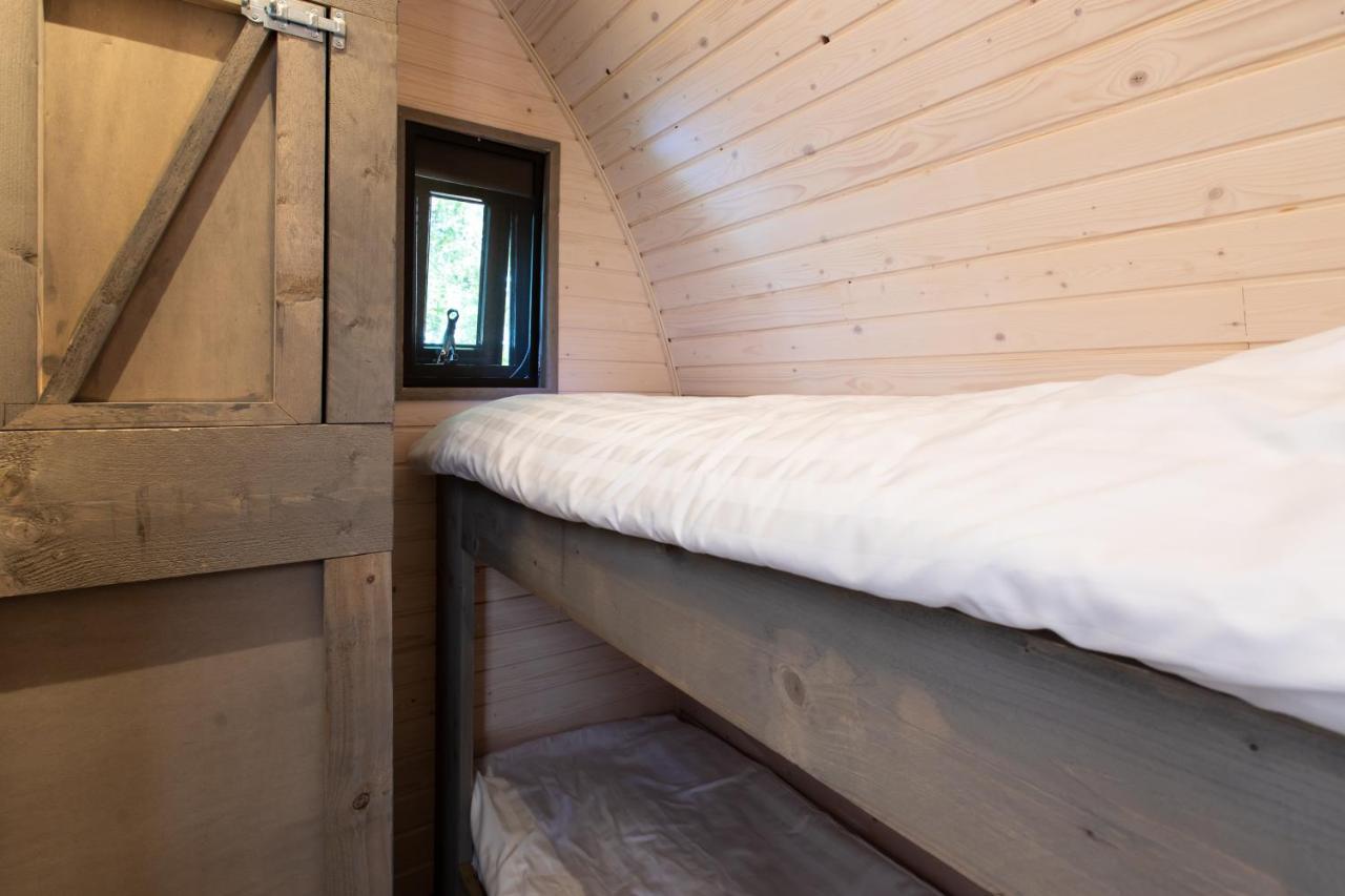 Pod Huisje Met Hottub Dokkum Esterno foto