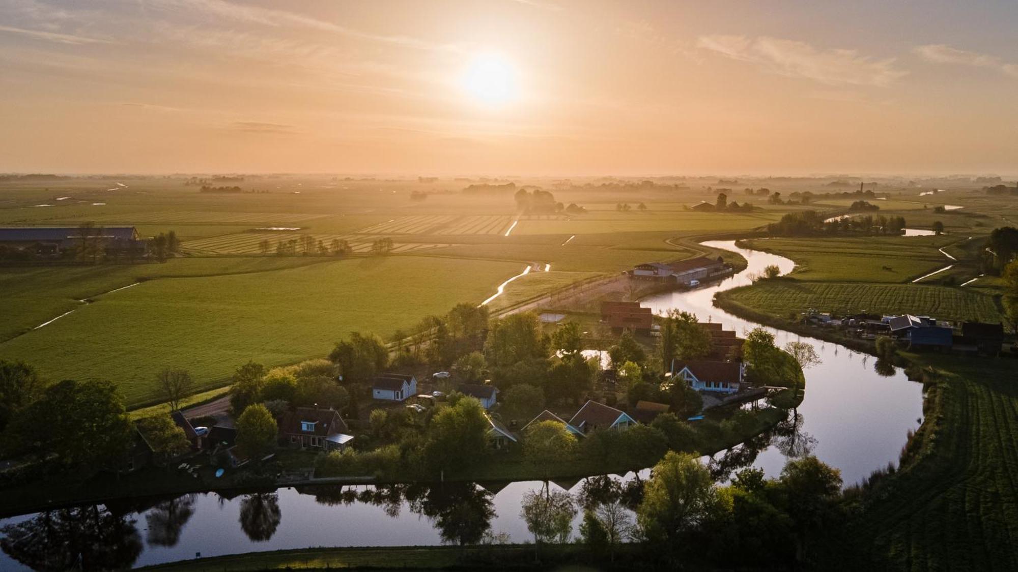 Pod Huisje Met Hottub Dokkum Esterno foto